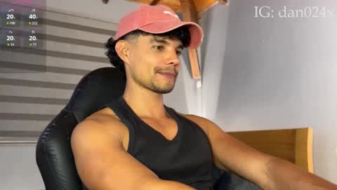 Snapshot of daniel0910s chatting on 10-19-25, 12:22 Daniel online show from 10-19-25, 12:22