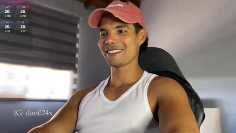 Snapshot of daniel0910s chatting on 11-09-25, 04:49 Daniel online show from 11-09-25, 04:49