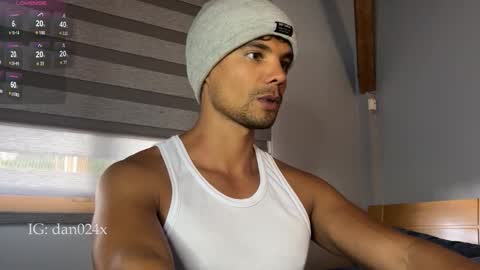 Snapshot of daniel0910s chatting on 11-15-25, 07:10 Daniel online show from 11-15-25, 07:10