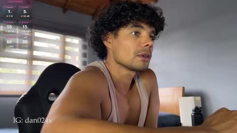 Snapshot of daniel0910s chatting on 12-02-25, 09:10 Daniel online show from 12-02-25, 09:10