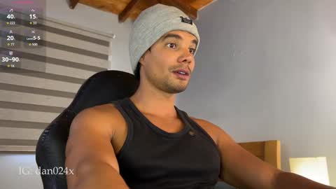 Snapshot of daniel0910s chatting on 12-14-25, 08:24 Daniel online show from 12-14-25, 08:24