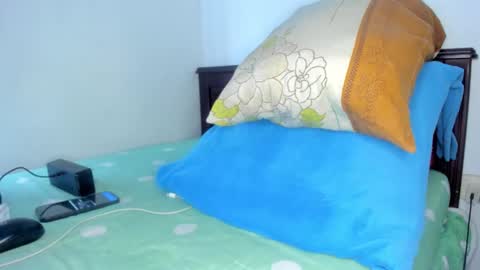 Snapshot of daniel_ny_ chatting on 11-25-25, 05:02 Dani online show from 11-25-25, 05:02