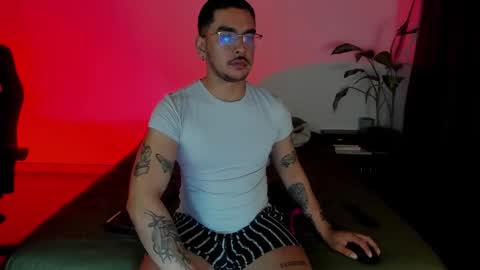 Snapshot of daniel_vianchi chatting on 12-18-25, 01:11 Dani online show from 12-18-25, 01:11