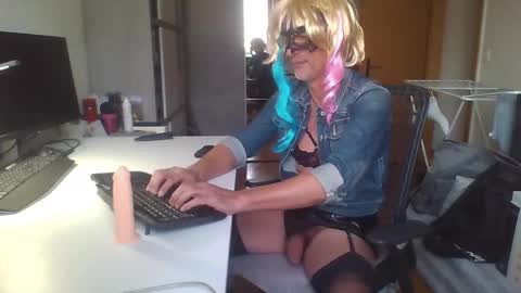 Snapshot of daniela69i chatting on 02-18-25, 07:54 newcumer online show from 02-18-25, 07:54