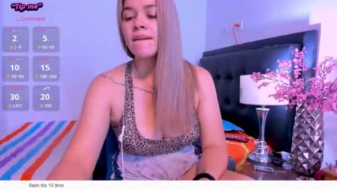 Snapshot of daniela_beauty chatting on 03-19-26, 03:05 daniela online show from 03-19-26, 03:05