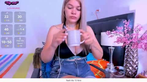 Snapshot of daniela_beauty chatting on 03-29-26, 01:11 daniela online show from 03-29-26, 01:11