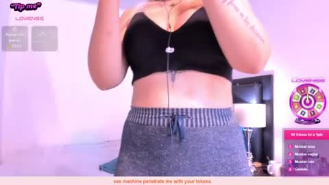 Snapshot of daniela_beauty chatting on 07-28-26, 07:50 daniela online show from 07-28-26, 07:50