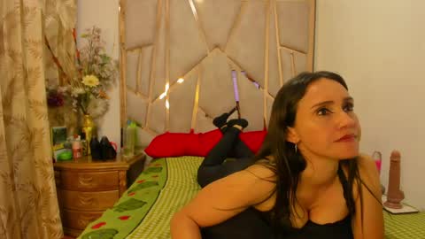 Snapshot of daniela_casallass chatting on 04-18-26, 07:07 Daniela online show from 04-18-26, 07:07