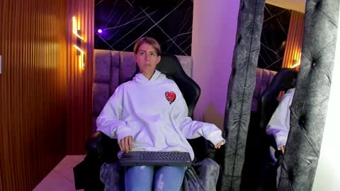 Snapshot of daniela_dl chatting on 12-22-24, 06:26 Daniela online show from 12-22-24, 06:26