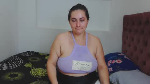 Snapshot of daniela_sexy34 chatting on 02-09-25, 04:46 daniela_sexy34 online show from 02-09-25, 04:46