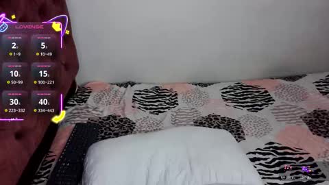 Snapshot of daniela_sexy34 chatting on 12-21-25, 02:19 daniela_sexy34 online show from 12-21-25, 02:19