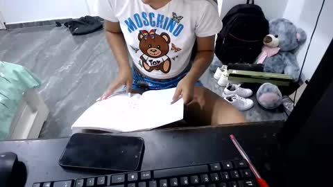 Snapshot of danielaa_foxx chatting on 06-08-26, 03:34 danielaa_foxx online show from 06-08-26, 03:34