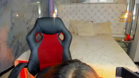Snapshot of danielahill chatting on 06-01-26, 01:35 Danny online show from 06-01-26, 01:35