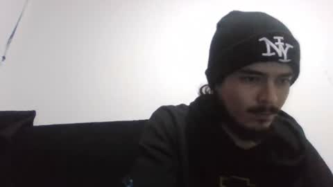 Snapshot of danielhot17 chatting on 06-19-26, 04:50 DANIEL online show from 06-19-26, 04:50