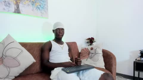 Snapshot of daniell_ferrari chatting on 01-18-25, 11:33 daniell_ferrari online show from 01-18-25, 11:33