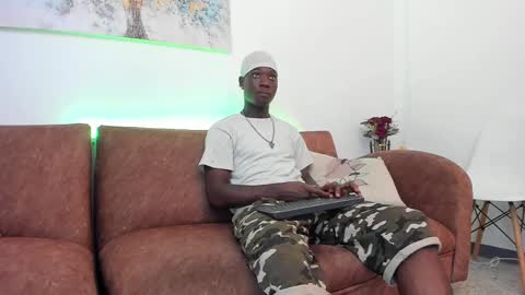 Snapshot of daniell_ferrari chatting on 01-25-25, 07:39 daniell_ferrari online show from 01-25-25, 07:39
