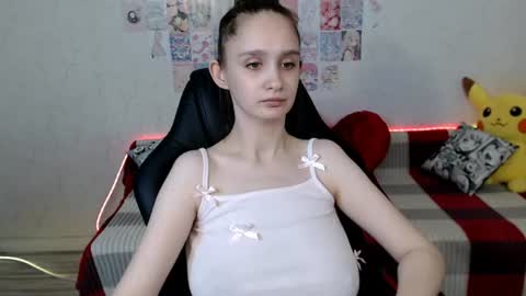 Snapshot of daniella_martin chatting on 06-19-26, 12:37 Daniella Martin online show from 06-19-26, 12:37