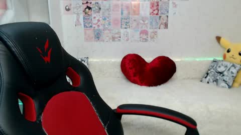 Snapshot of daniella_martin chatting on 07-19-26, 12:58 Daniella Martin online show from 07-19-26, 12:58