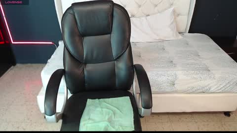 Danielle Smith online show from 01-08-25, 09:21