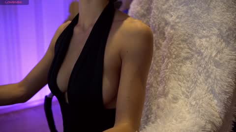 Snapshot of danielle_thomas chatting on 12-28-24, 09:20 Danielle online show from 12-28-24, 09:20