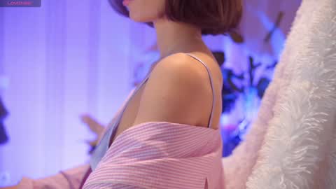 Snapshot of danielle_thomas chatting on 01-26-25, 12:54 Danielle online show from 01-26-25, 12:54