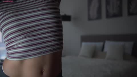 Snapshot of danielle_thomas chatting on 09-13-25, 03:23 Danielle online show from 09-13-25, 03:23