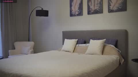 Snapshot of danielle_thomas chatting on 09-18-25, 09:44 Danielle online show from 09-18-25, 09:44