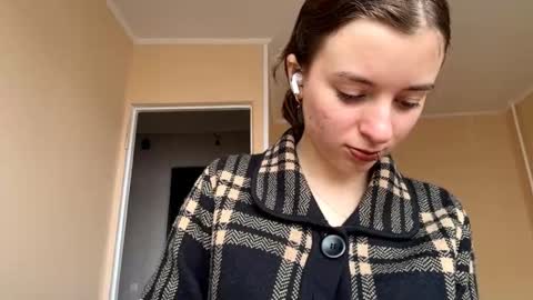 Snapshot of daniellevaulet chatting on 11-01-25, 07:54 Mia online show from 11-01-25, 07:54