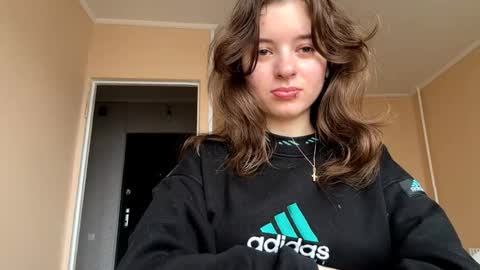 Snapshot of daniellevaulet chatting on 11-12-25, 07:20 Mia online show from 11-12-25, 07:20