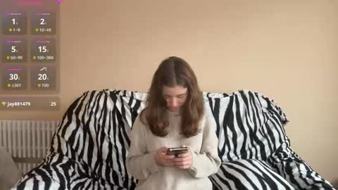 Snapshot of daniellevaulet chatting on 11-19-25, 07:19 Mia online show from 11-19-25, 07:19