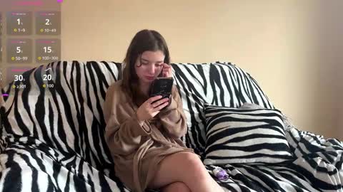 Snapshot of daniellevaulet chatting on 11-21-25, 07:51 Mia online show from 11-21-25, 07:51