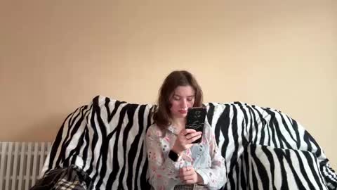 Snapshot of daniellevaulet chatting on 11-26-25, 07:31 Mia online show from 11-26-25, 07:31