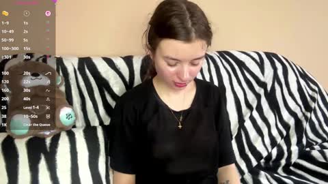 Snapshot of daniellevaulet chatting on 12-05-25, 07:17 Mia online show from 12-05-25, 07:17