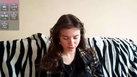 Mia online show from 12-17-25, 08:42