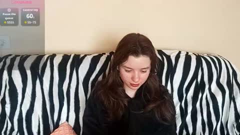 Mia online show from 02-02-26, 07:07