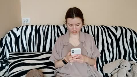 Mia online show from 04-02-26, 06:11