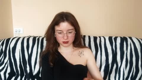 Mia online show from 04-07-26, 01:55