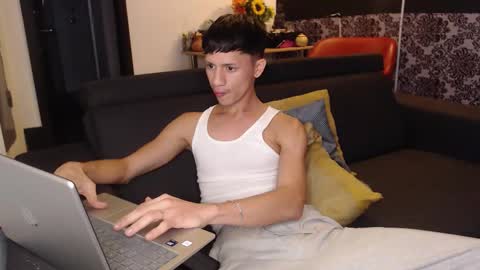 Snapshot of daniels_cruz chatting on 02-01-26, 01:59 Daniels Cruz online show from 02-01-26, 01:59