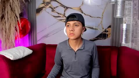 Snapshot of danieltravel chatting on 10-28-25, 12:19 Daniel online show from 10-28-25, 12:19