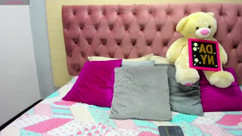 Snapshot of daniibelluci chatting on 01-19-25, 01:43 DaniiBelluci online show from 01-19-25, 01:43