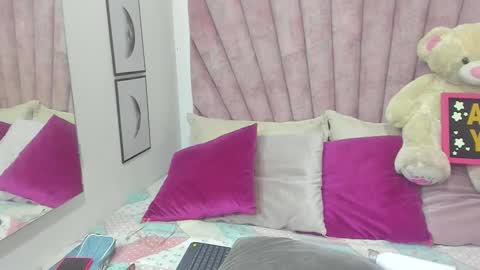 Snapshot of daniibelluci chatting on 11-28-25, 05:10 DaniiBelluci online show from 11-28-25, 05:10