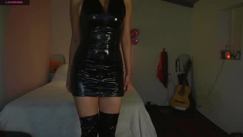 danalle .. online show from 12-06-24, 10:19