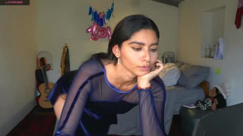 danalle .. online show from 10-30-25, 09:37