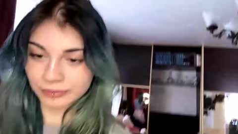 Snapshot of danikalazarini chatting on 02-20-26, 10:27 Melissa online show from 02-20-26, 10:27