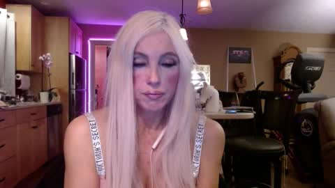 DanikaWhite69 online show from 01-21-25, 06:00