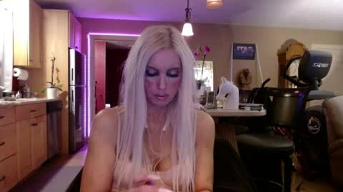 DanikaWhite69 online show from 04-08-26, 12:27