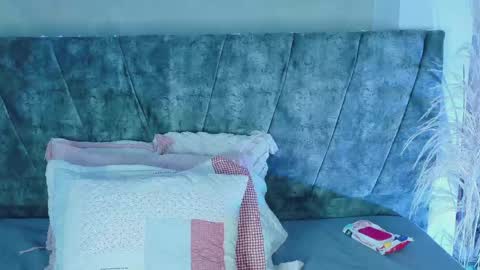 Snapshot of daninianderson chatting on 05-04-26, 01:23 daninianderson online show from 05-04-26, 01:23