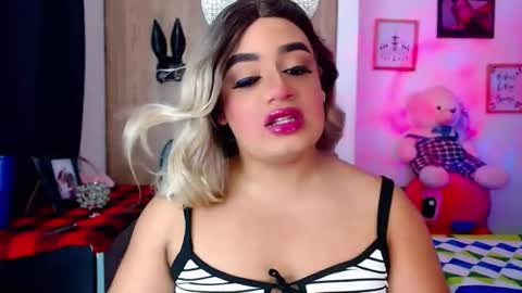 Snapshot of danipein chatting on 11-24-25, 11:10 danipein online show from 11-24-25, 11:10