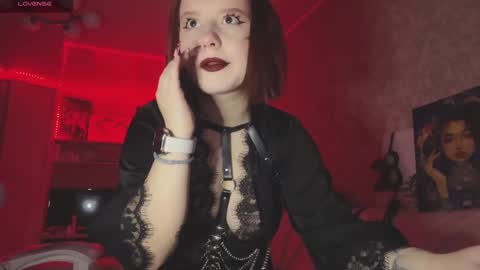 Snapshot of daniredheadevil chatting on 01-17-25, 05:32 Your mistress Dani online show from 01-17-25, 05:32