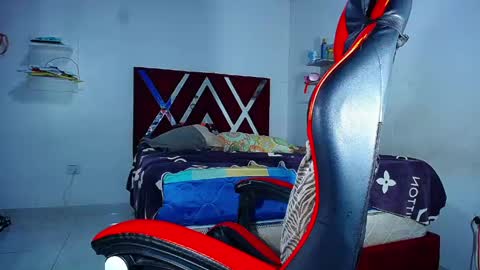 Snapshot of danisabrownn chatting on 04-19-26, 06:10 danisabrownn online show from 04-19-26, 06:10